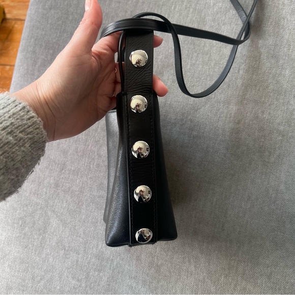 Madewell The Essential Micro Bucket Tote Black Silver Grommets Leather - Picture 8 of 10